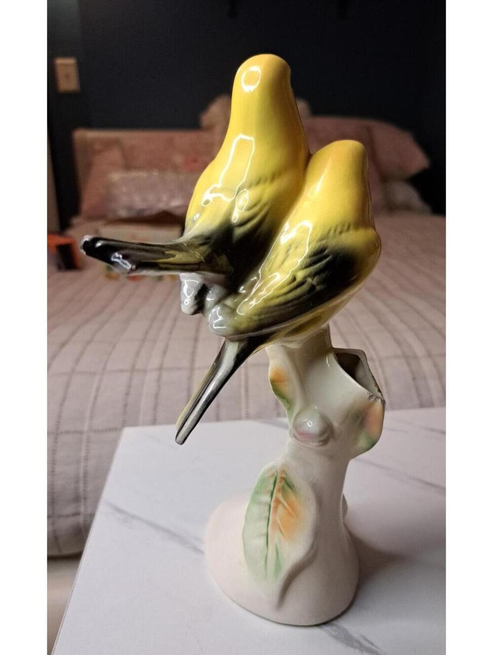 Vintage Carolina Carollers Finch Bird Vase 8.5"